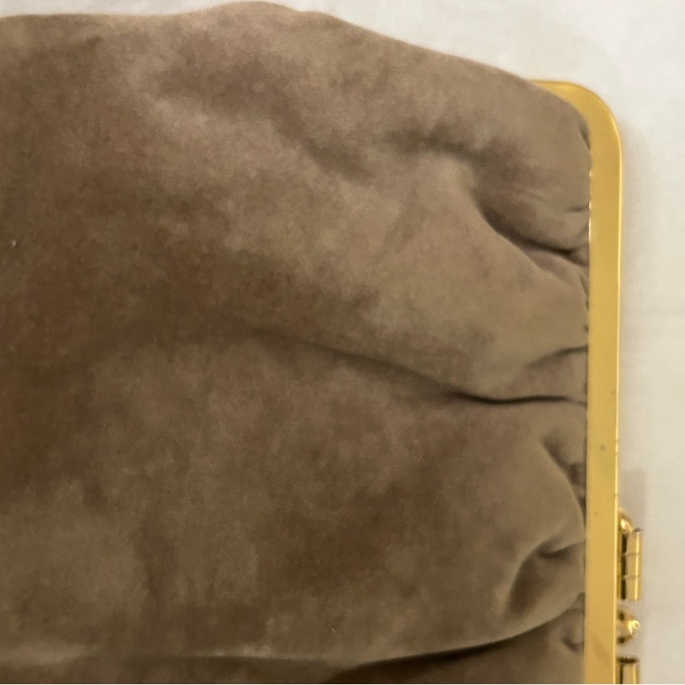 Vintage Velveteen Clutch Purse in light brown with gold-tone hardware - Picture 9 of 10
